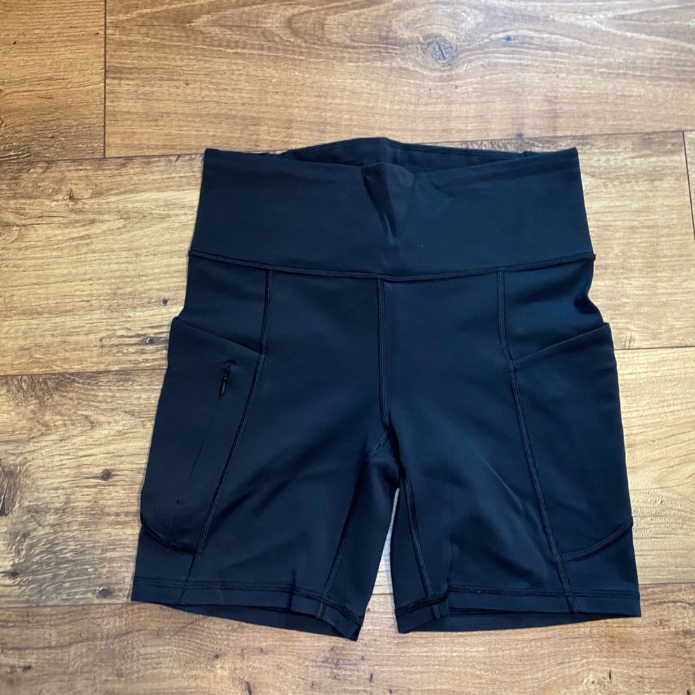 Athleta Black Ultimate Stash Pocket Biker shorts Size S